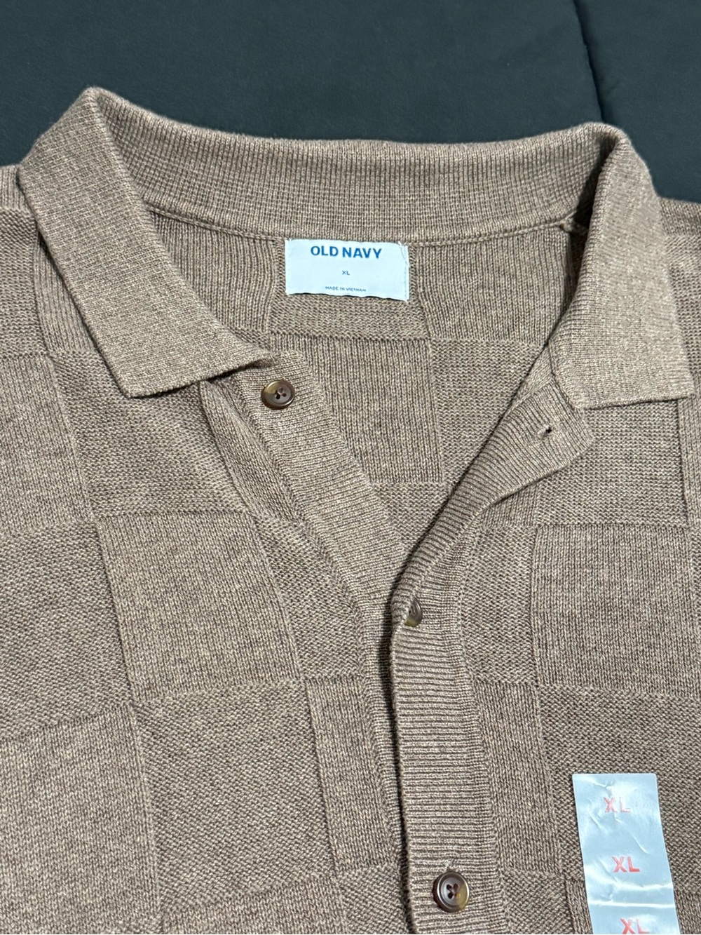 Old Navy Men's Brown Short-Sleeve Button-Down Polo - Picture 2 of 2